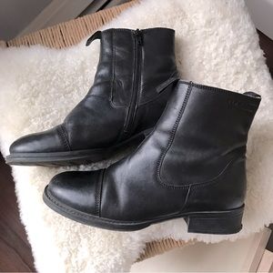 Sz 40 TEN POINTS Black Leather Boots with Real Wool Lining